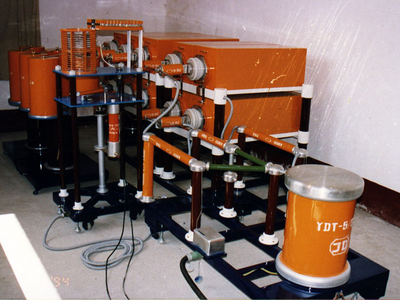 Single Stage Impulse Current Generator